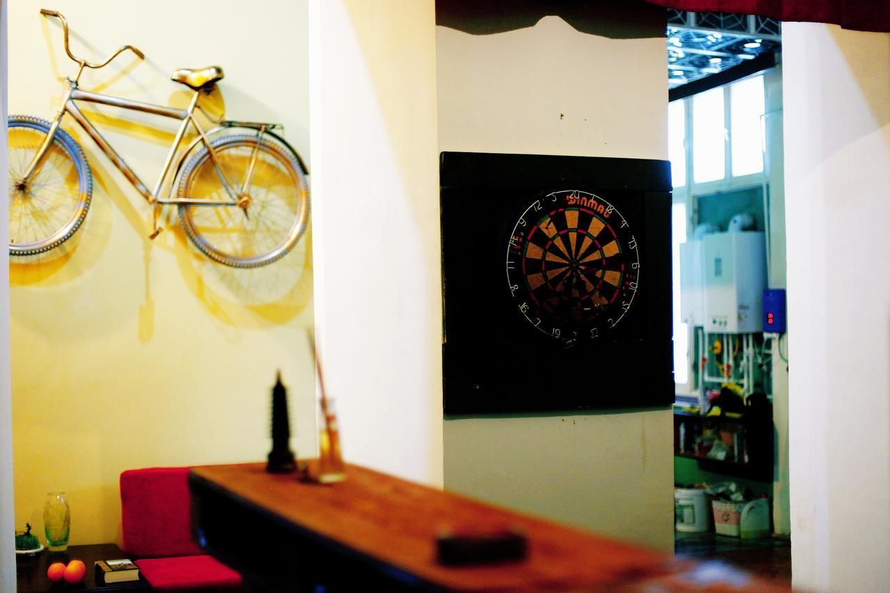 Amsterdam Hostel バクー エクステリア 写真