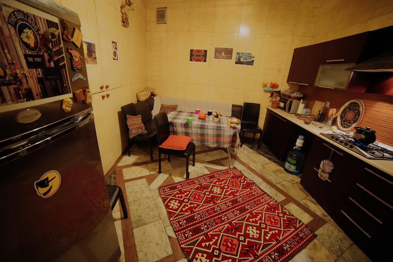 Amsterdam Hostel バクー エクステリア 写真